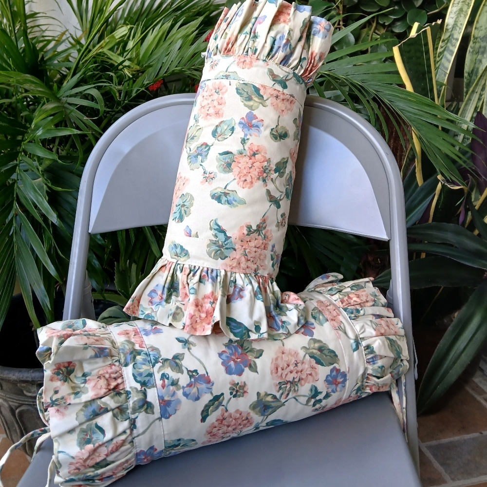 🔥NEW PILLOW SET NECKROLL Floral HYDRANGEA Ruffled FRENCH COUNTRY - Picture 4 of 6